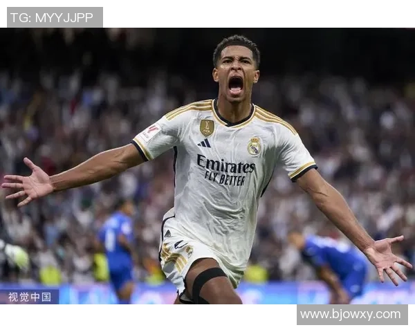 魅力四射的足球球星们如何用风采征服球迷心灵